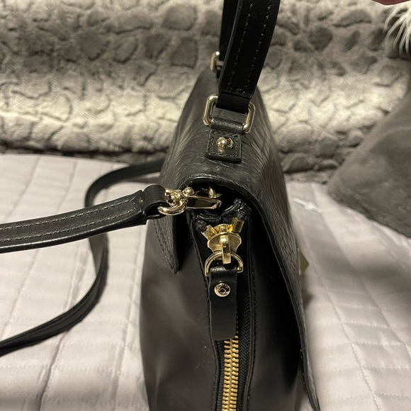 ***Authentic*** Kate Spade Leather Cross body - Picture 4 of 11